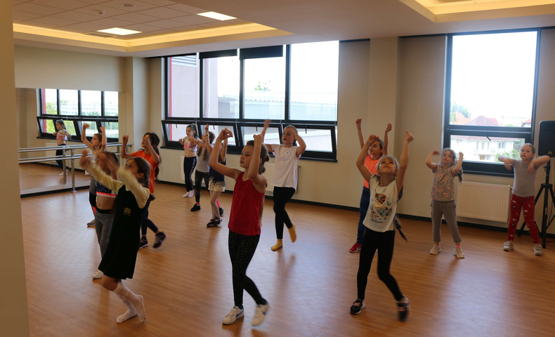 Extracurricular Clubs - image 13