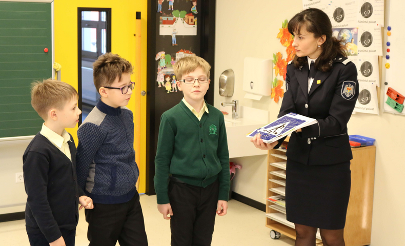 Police Lesson on Security - image 32