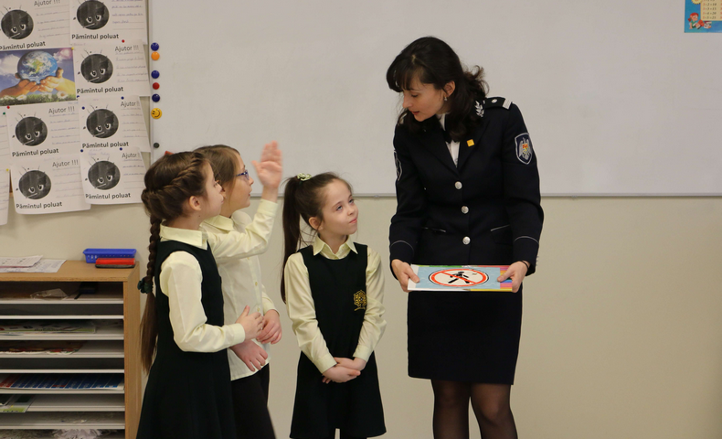 Police Lesson on Security - image 27