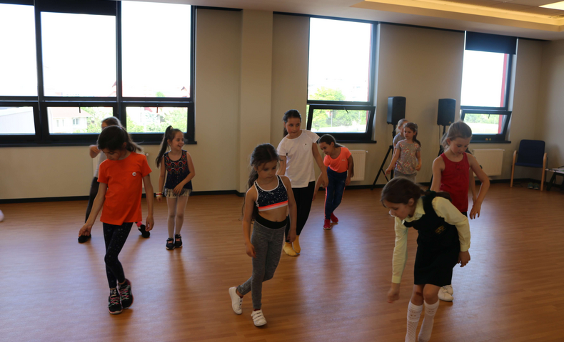 Extracurricular Clubs - image 18