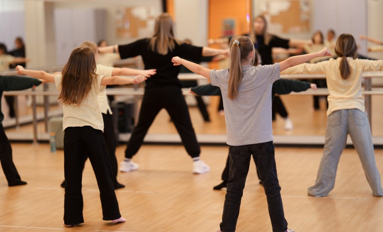 Dance Cheerleading Club - image 9