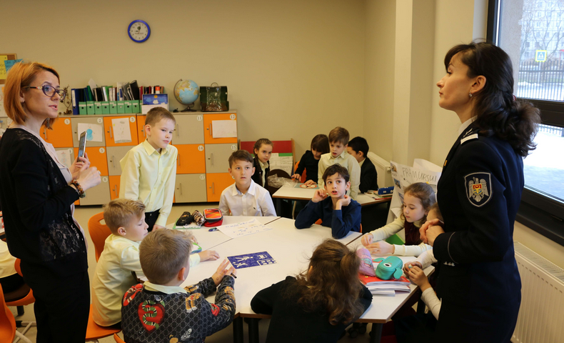 Police Lesson on Security - image 10