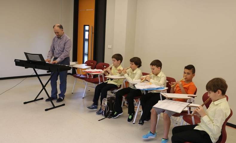 Extracurricular Clubs - image 88