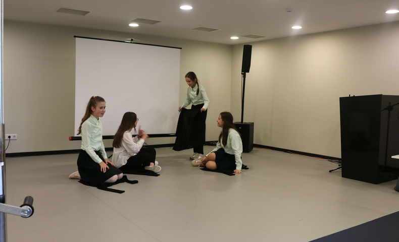 Extracurricular Clubs - image 20