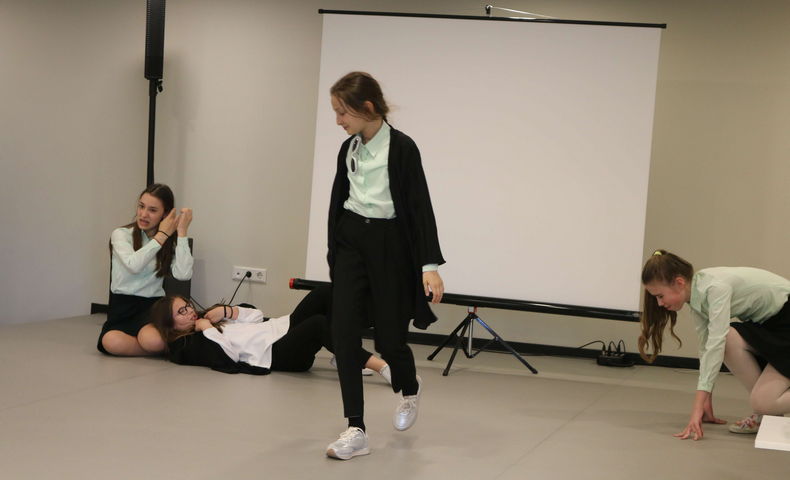 Extracurricular Clubs - image 22