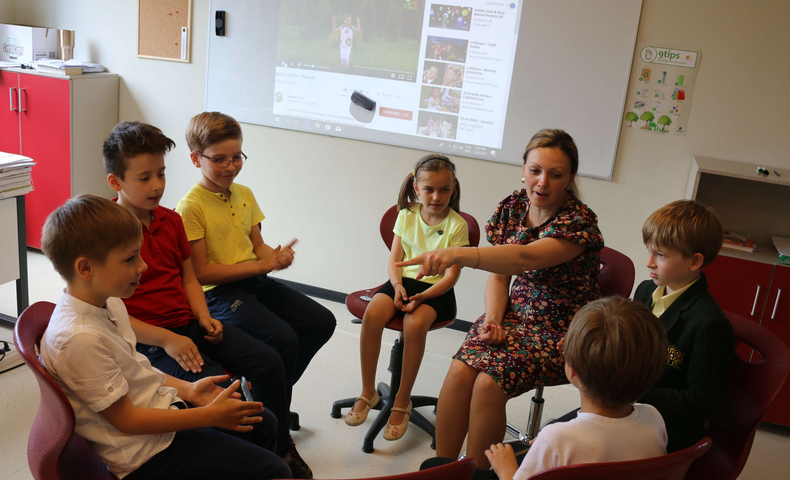 Extracurricular Clubs - image 99