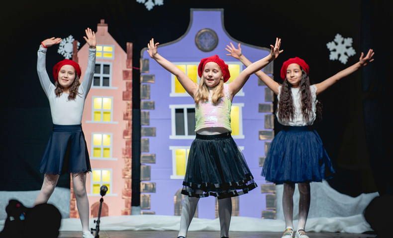 Christmas Play 2019 - image 237