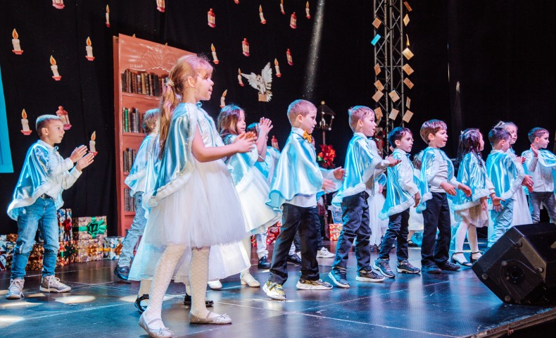 Primary Christmas Play 2022 - image 10