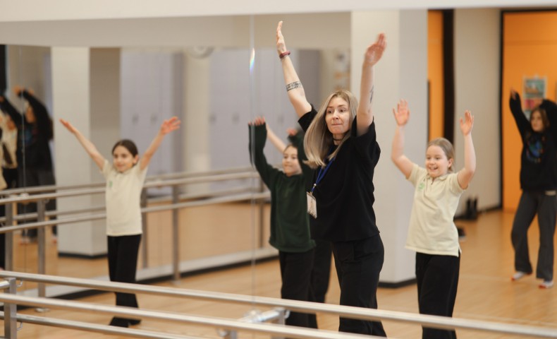 Dance Cheerleading Club - image 17