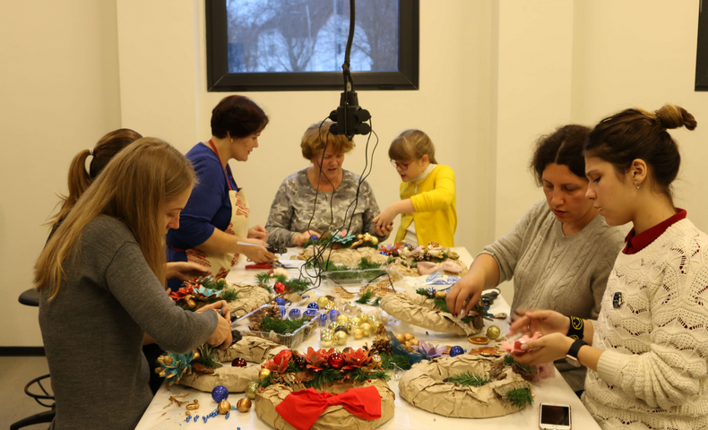 "Santa's Workshop" for Heritage Community - image 175