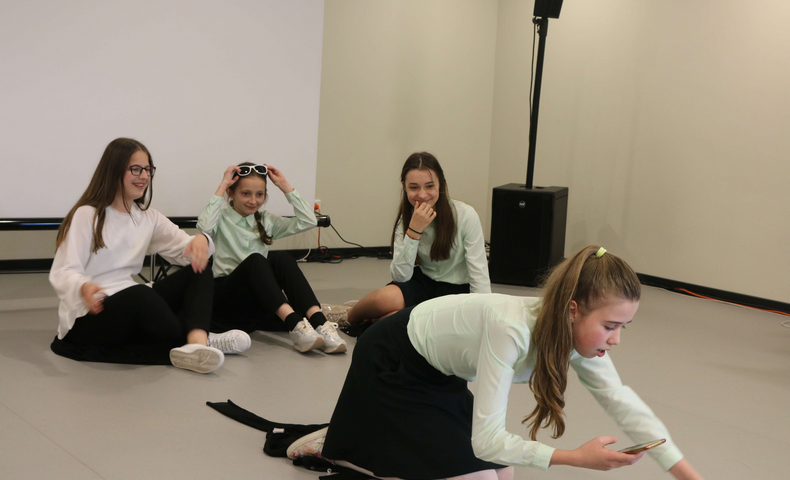 Extracurricular Clubs - image 24