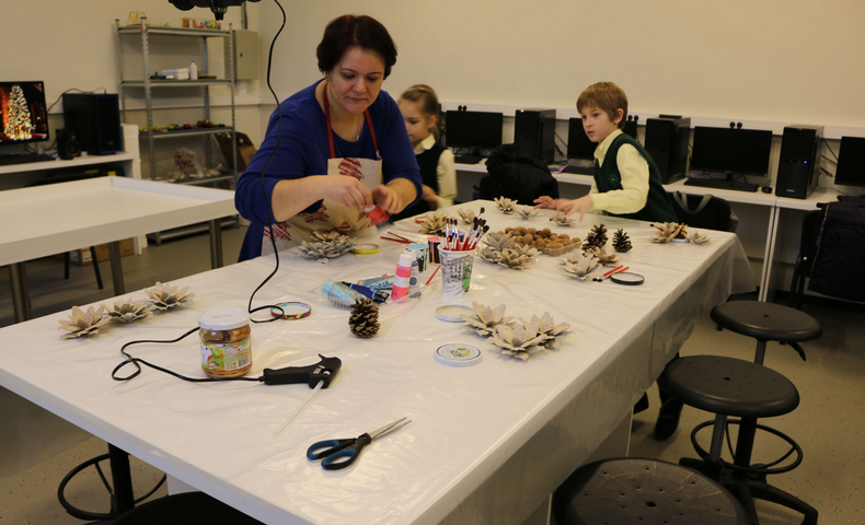 "Santa's Workshop" for Heritage Community - image 111