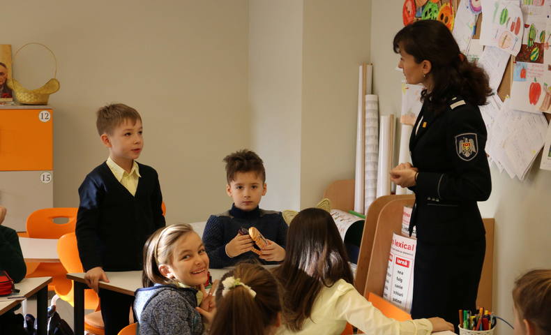 Police Lesson on Security - image 36