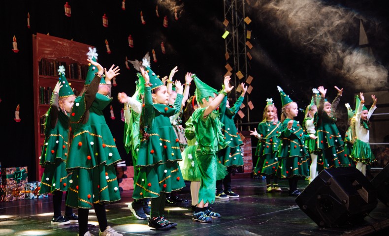 Primary Christmas Play 2022 - image 9